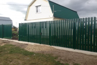 Забор из евроштакетника на ленточном фундаменте 70 метров фото в Заречье