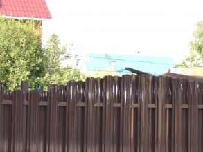 Забор из евроштакетника на ленточном фундаменте 10 метров фото в Заречье